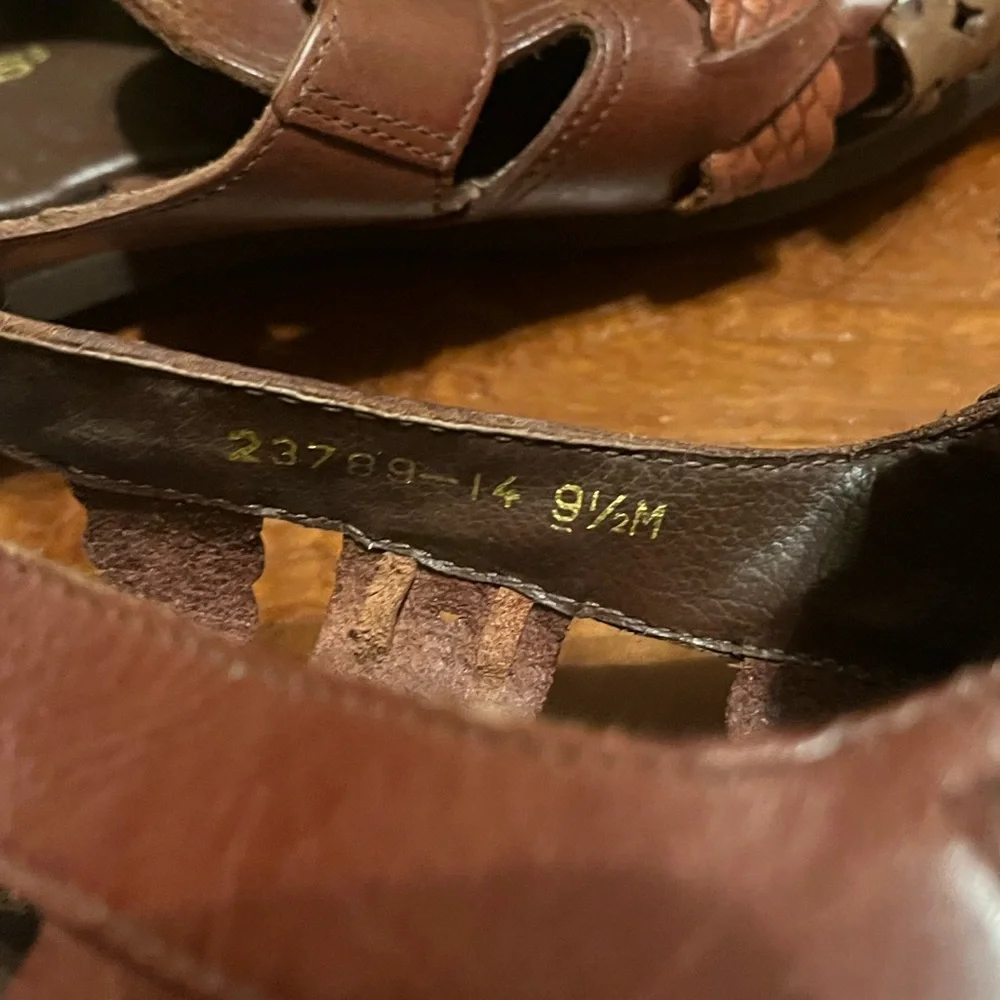 Stacy Adams Mens Brown Leather Woven Buckle Fisherman Sandals Size 9.5